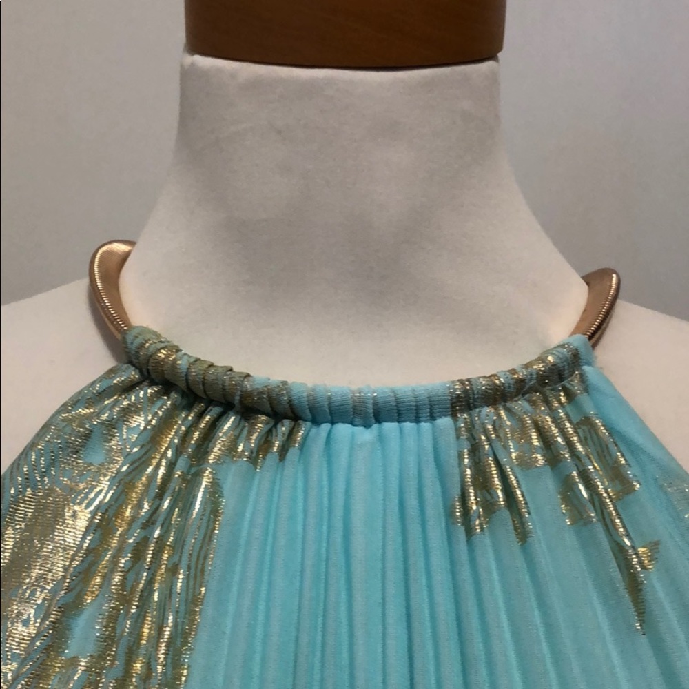 Metallic print pleated blouson gown - Picture 2 of 7